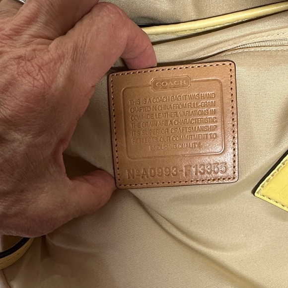 Vintage Coach Yellow Leather Bleecker Crossbody Shoulder Bag F13355 - Picture 10 of 16